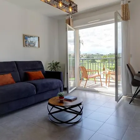 067 - T2, Golf, Piscine, Clim, Parking *