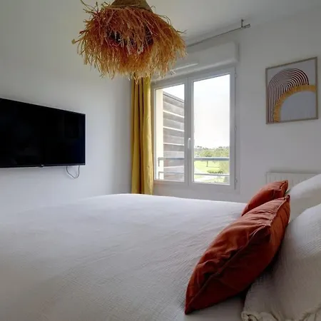 公寓 Le T2 Green, 4 Pers, Clim, Piscine, Parking 朱维那科